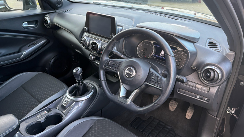 Nissan Juke 1.0 DiG-T 114 N-Connecta 5dr Petrol Hatchback